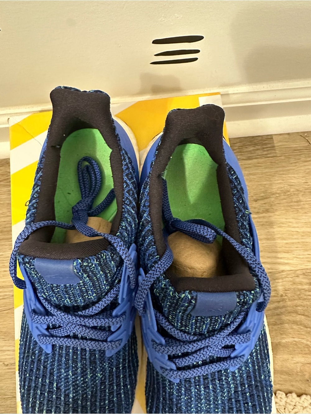Adidas Kids UltraBoost Running Shoes, size 6 - Picture 3 of 4